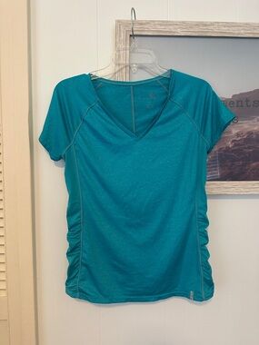 Size Small Tangerine Activewear V-Neck T-shirt